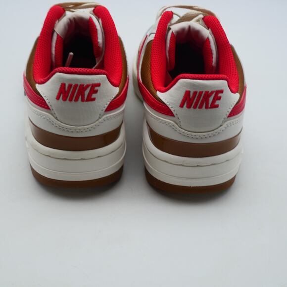 NEW Nike Women's 7  Gamma Force Sneakers Shoes White Red DX9176-004 - Picture 4 of 10